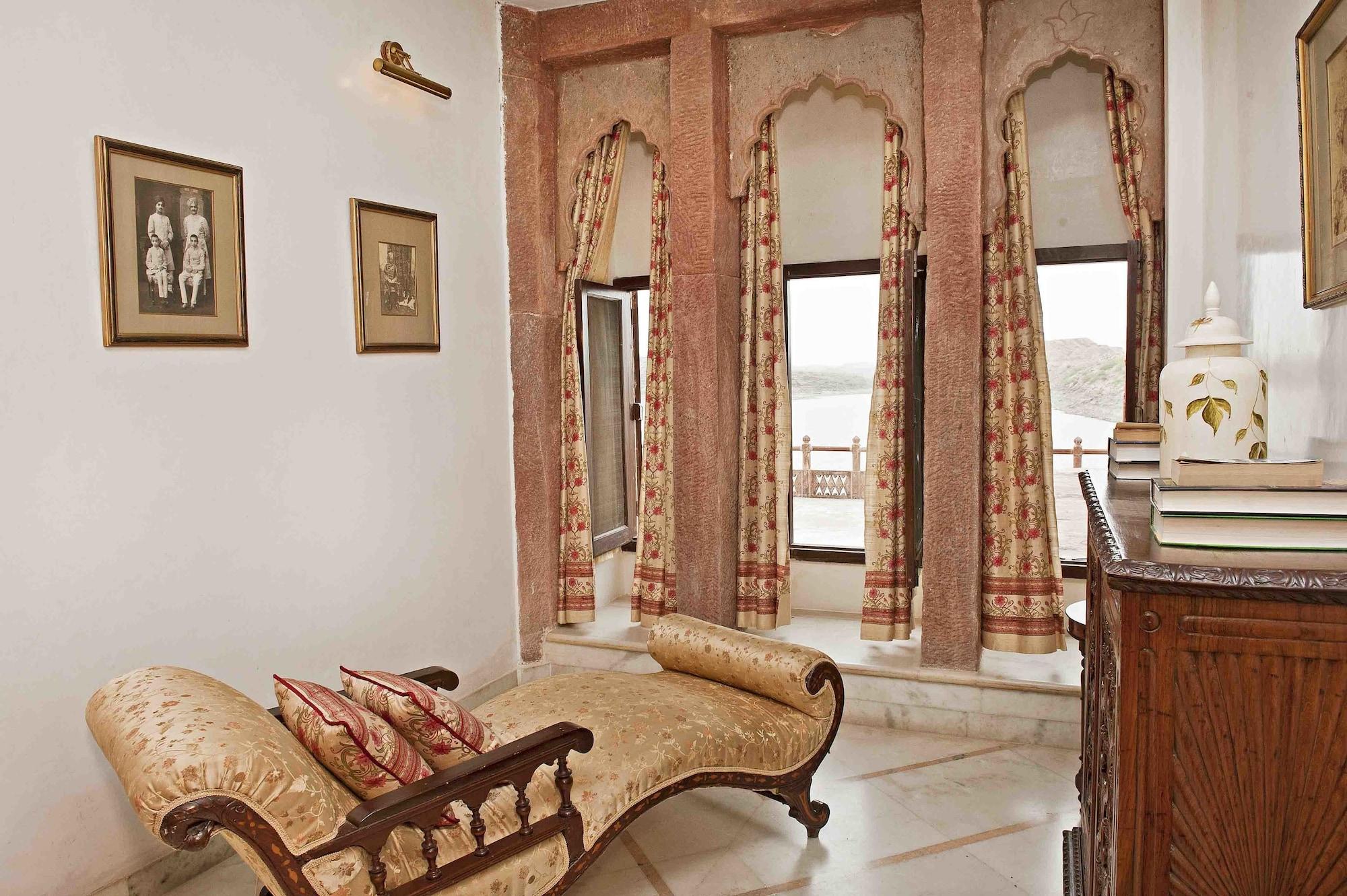Welcomheritage Bal Samand Lake Palace Jodhpur  Exterior photo