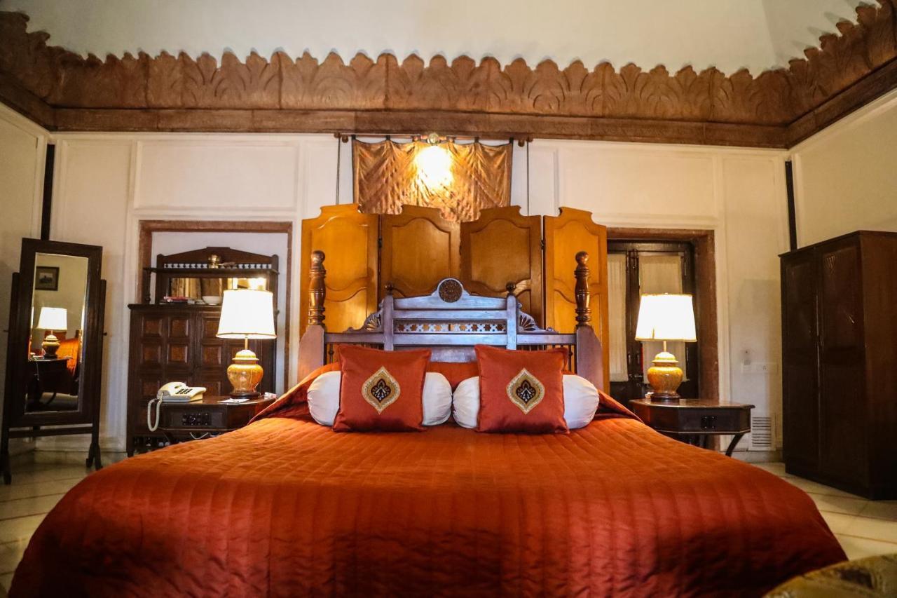 Welcomheritage Bal Samand Lake Palace Jodhpur  Exterior photo