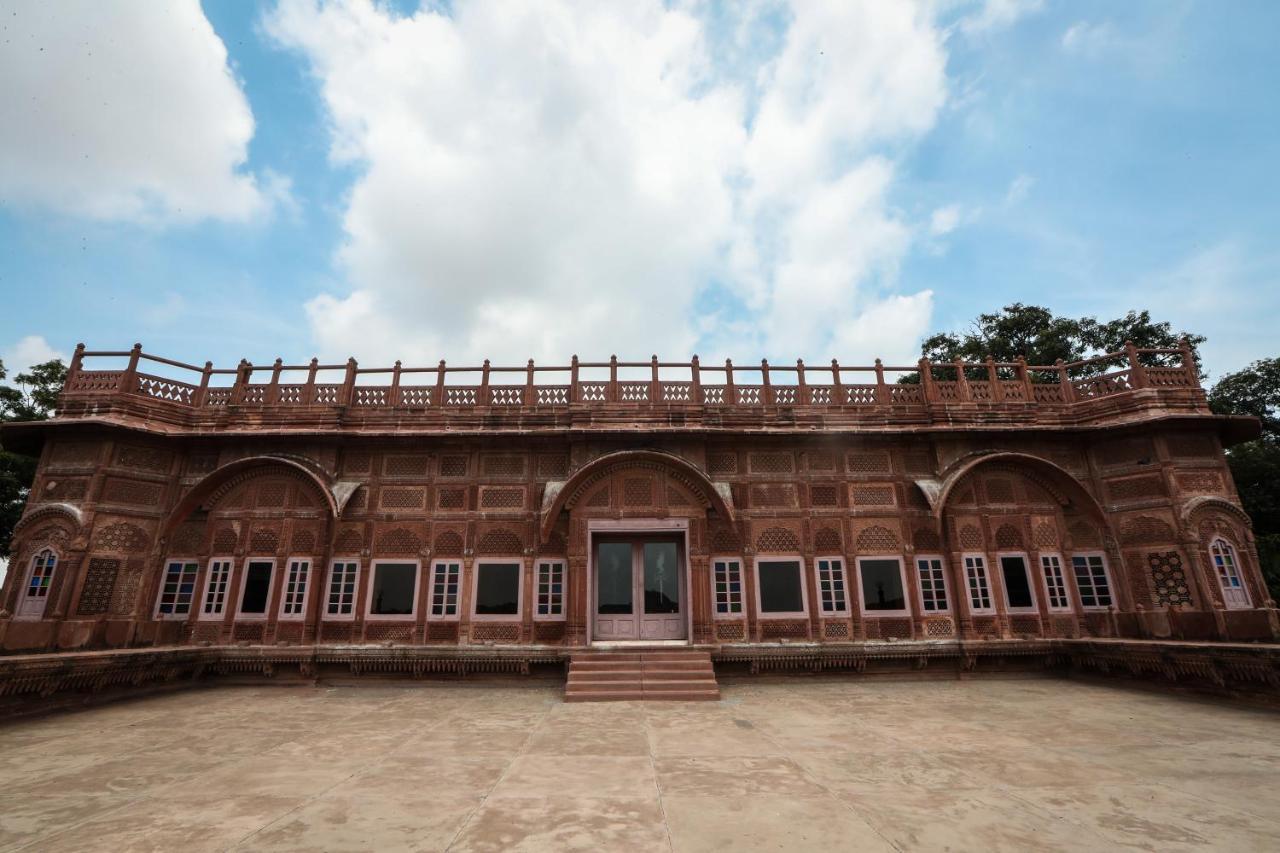 Welcomheritage Bal Samand Lake Palace Jodhpur  Exterior photo